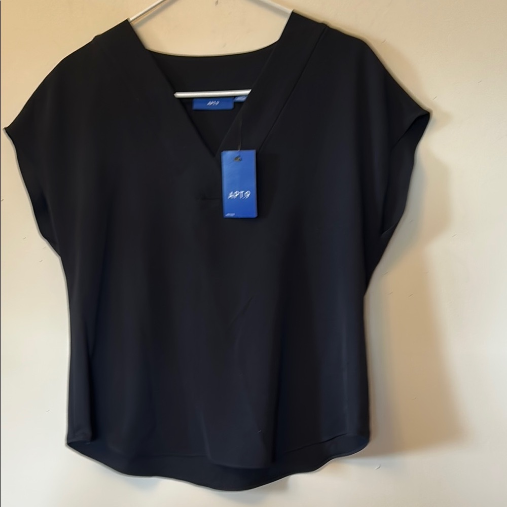 Apt.9 black V-neck pullover top size sleeveless edged neckline size pxs NWT